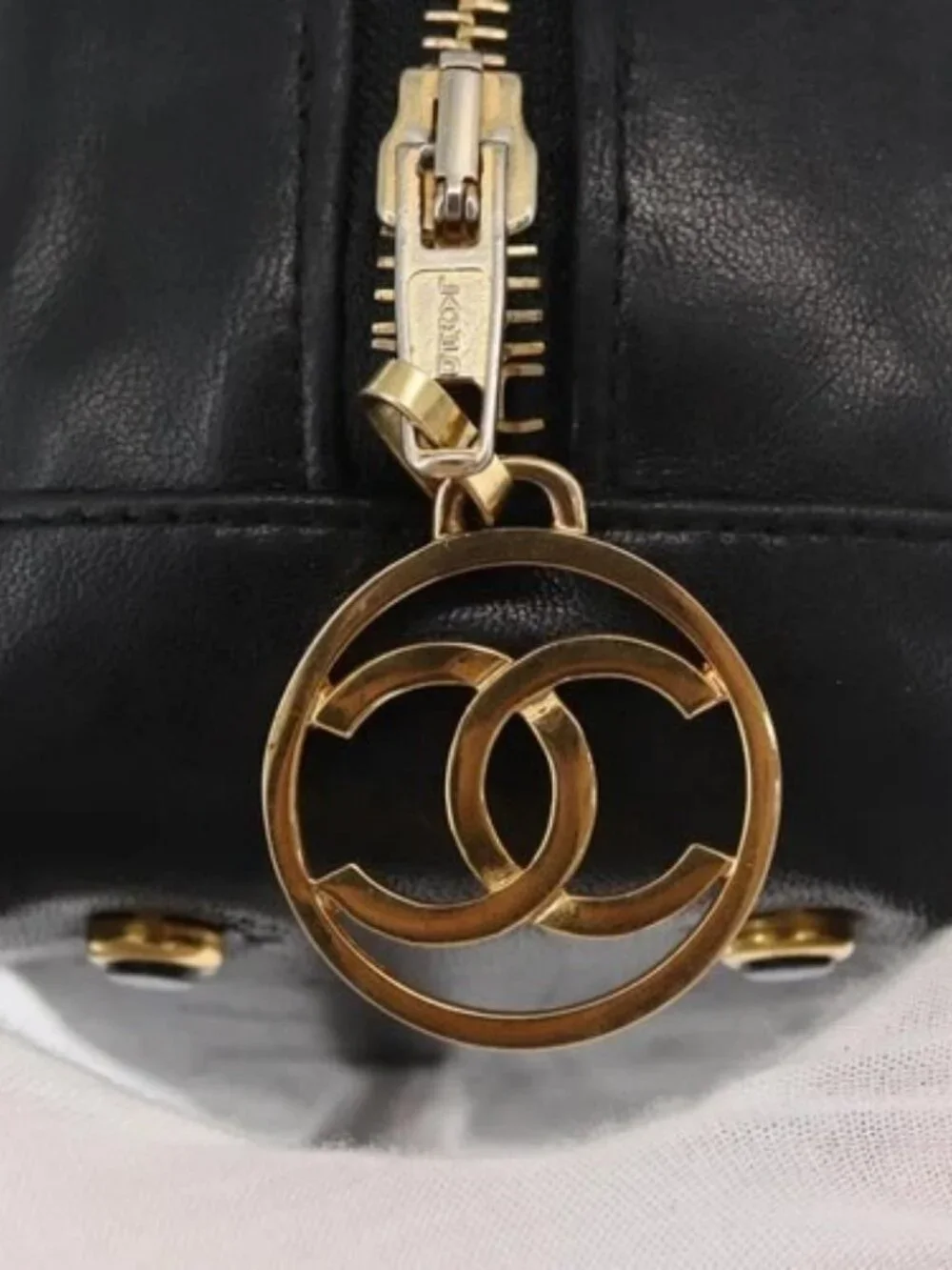 CHANEL brand	chanel color	black